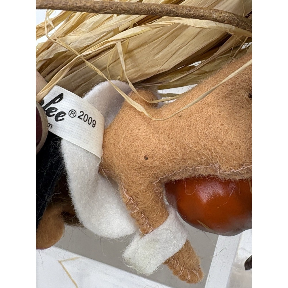 Annalee Thanksgiving Harvest ~ 2009 Pilgrim Boy Mouse w/ Cornstalk ~ 3" Doll - Picture 6 of 6